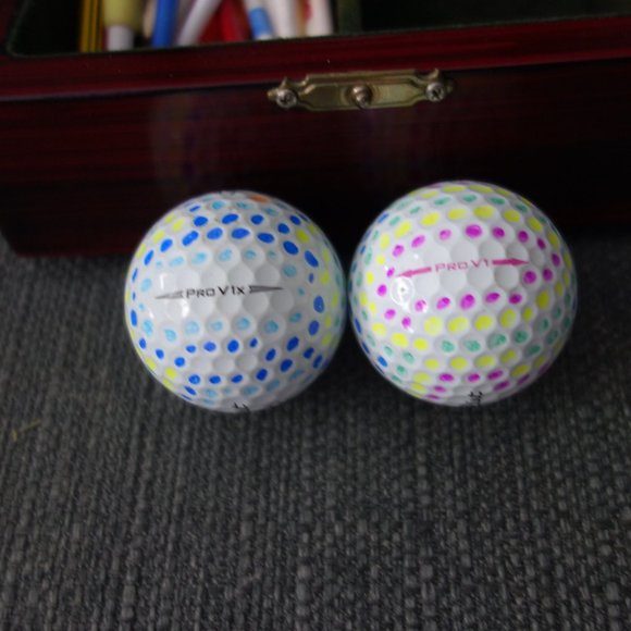 inBetweeners NFT#9570 x bigd0gg Golf Hand Designed Titleist Pro VI Golf Ball Set - Picture 7 of 14